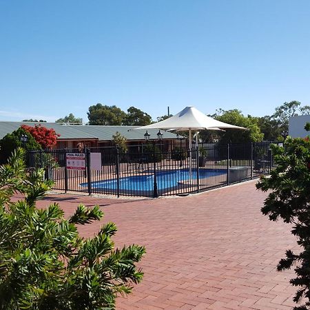 Gateway Motor Inn - Self Check-In Broken Hill Eksteriør billede