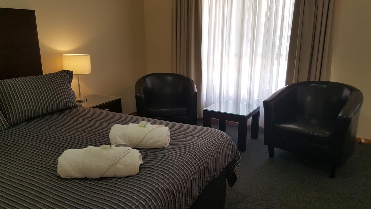 Gateway Motor Inn - Self Check-In Broken Hill Eksteriør billede