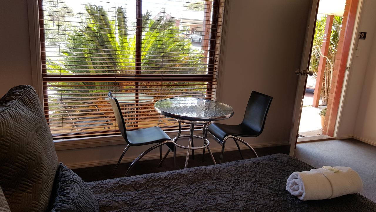 Gateway Motor Inn - Self Check-In Broken Hill Eksteriør billede
